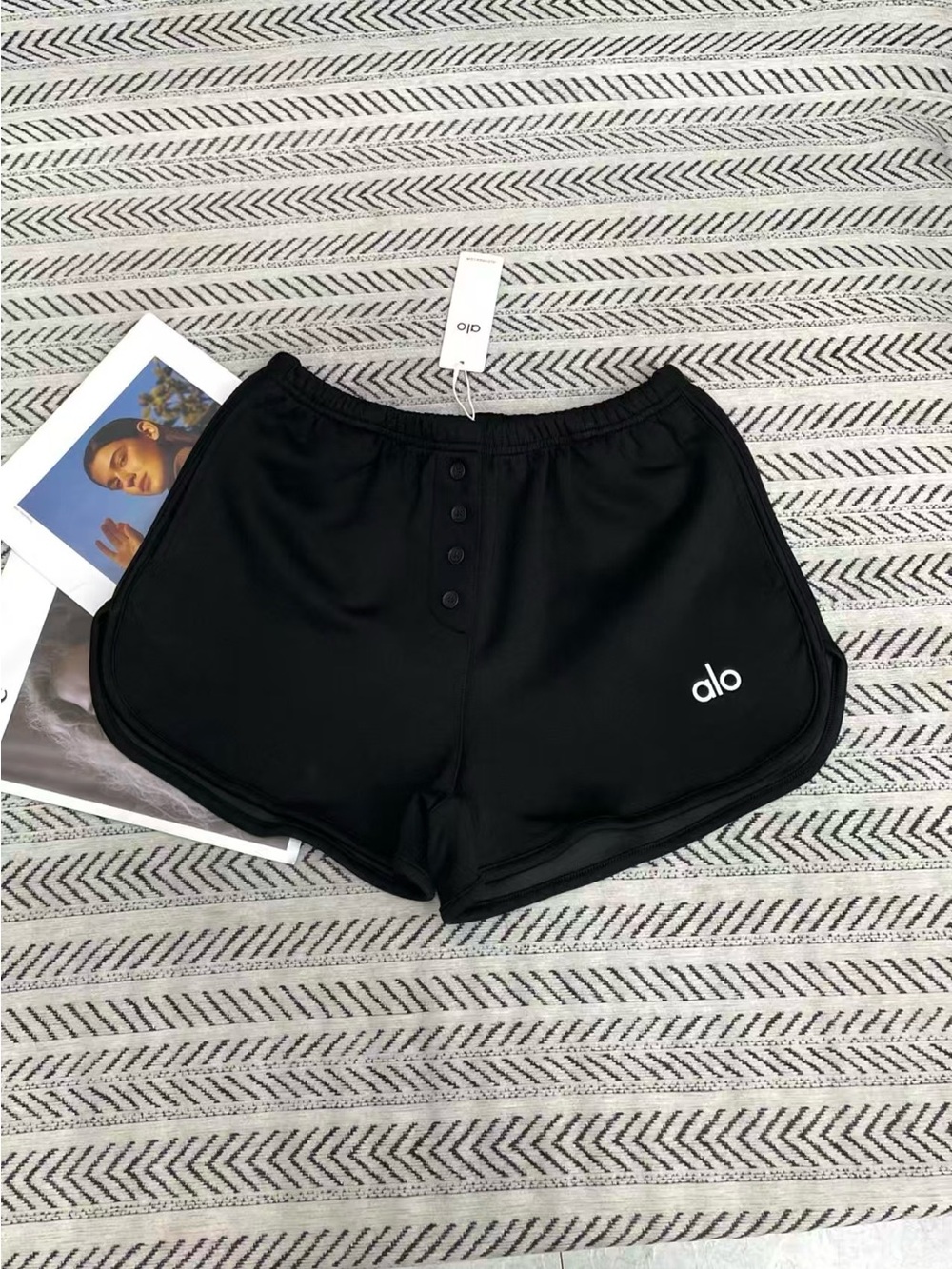 ALO Yoga Black Women's Athletic Button-Front Shorts